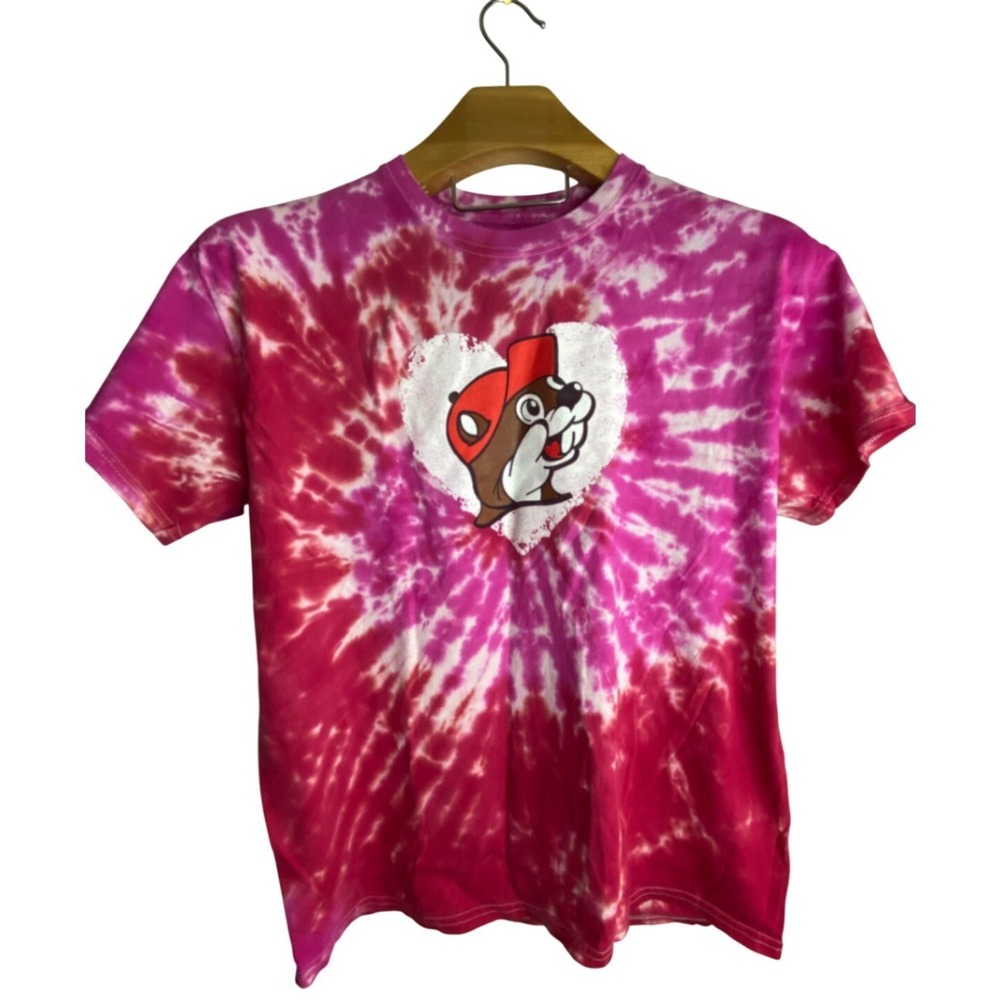 Buc-ee's Valentines TShirt "follow you heart" VW Beetle women's large